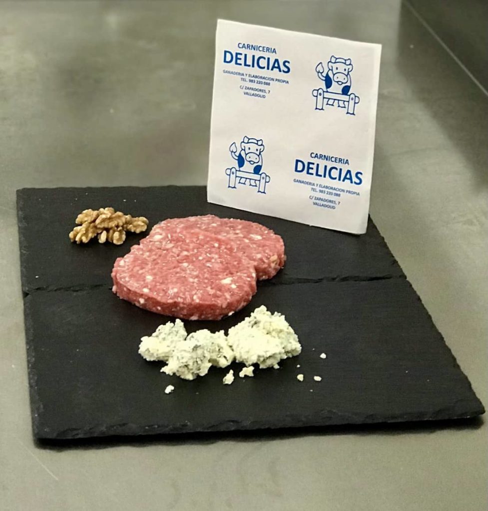 Hamburguesa de queso azul y nueces en carniceria delicias en valladolid